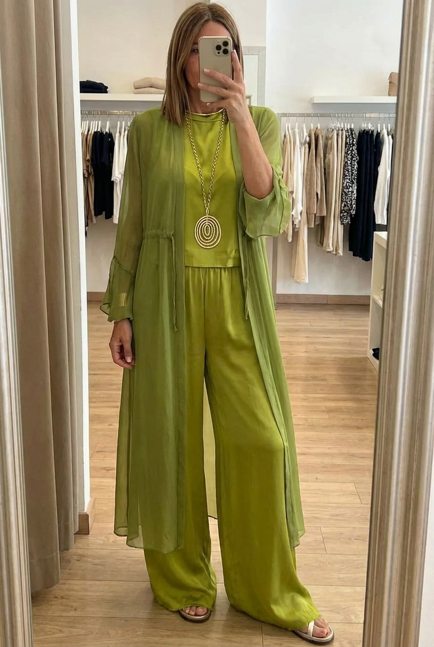 Lindsy - Elegant Comfortable Three Piece Set